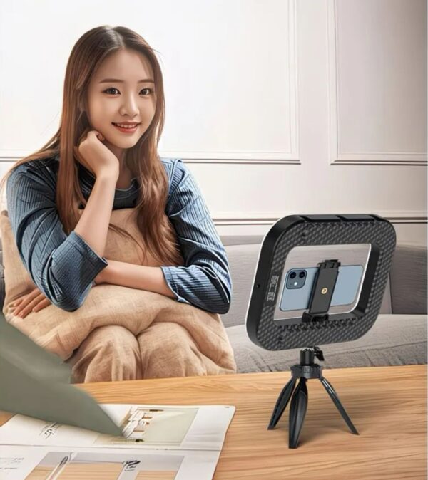 Rechargeable Fill light for live streaming and videography