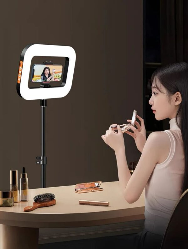 Rechargeable Fill light for live streaming and videography